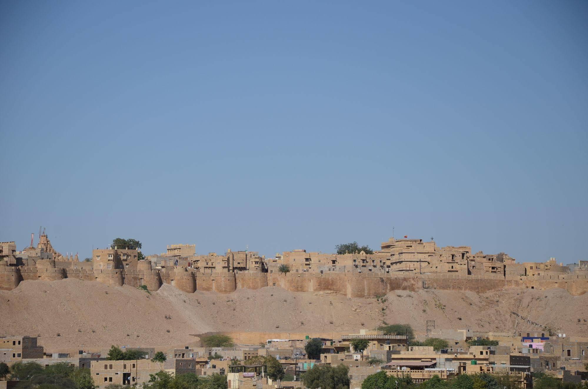 Hotel Fifu Jaisalmer Bagian luar foto