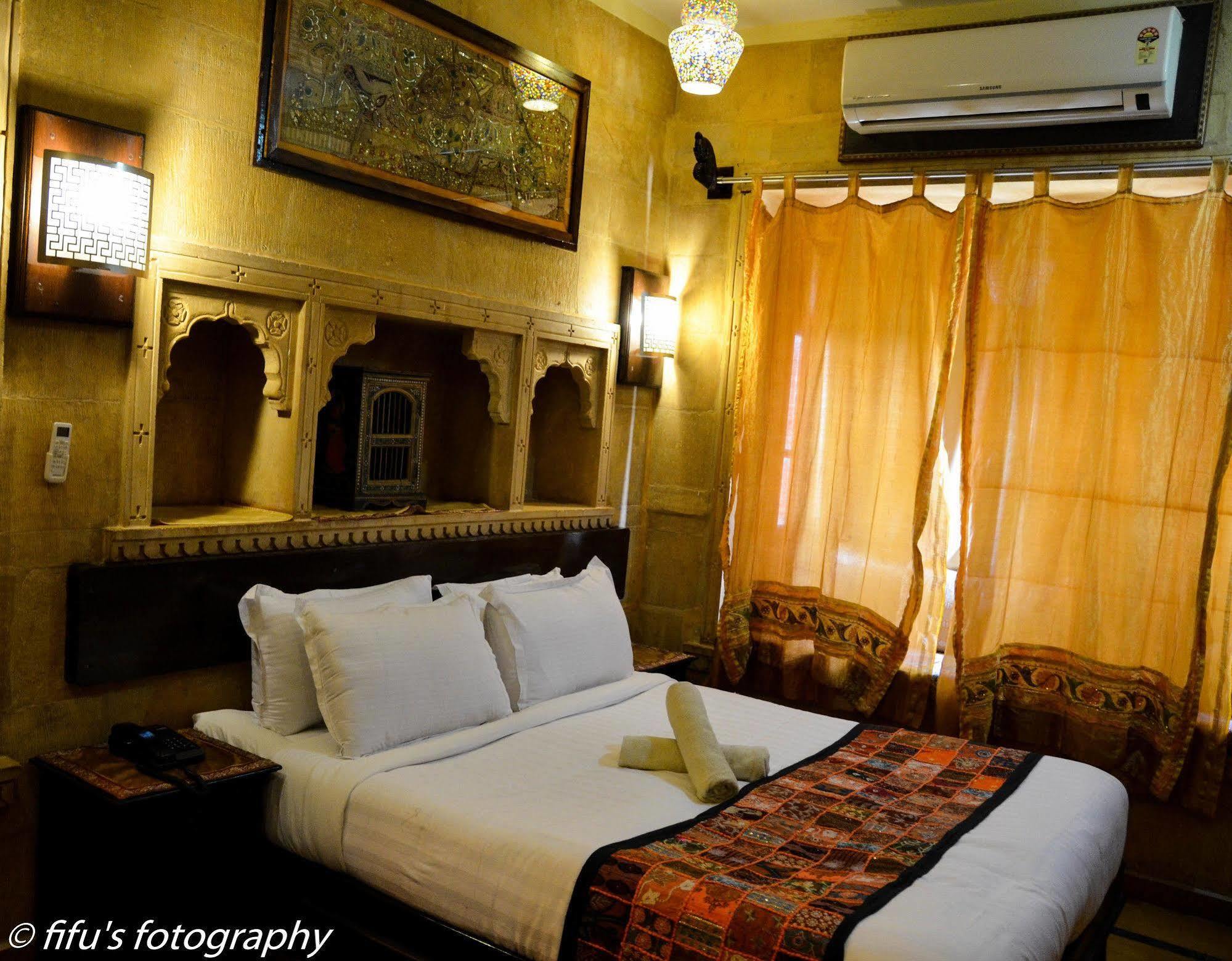 Hotel Fifu Jaisalmer Bagian luar foto